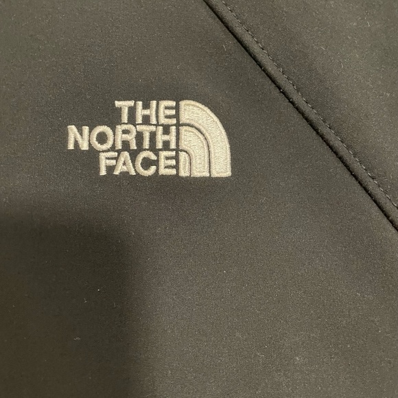Women’s The North Face Jacket - Picture 6 of 6
